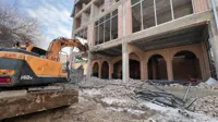 Огромный дом с арками и панорамными окнами сравняли с землёй в Алматы