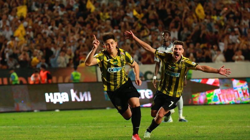 Дастан Сатпаев стал десятым: в ФК "Кайрат" обновили форму и номера футболистов 