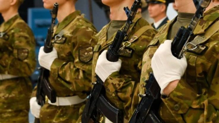 Два случая гибели срочников прокомментировали в Минобороны 