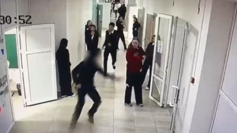 Школьник напал с топором на сверстников в Кульсары 