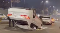 Слезы казаха: Toyota Camry перевернулась после ДТП в Алматы