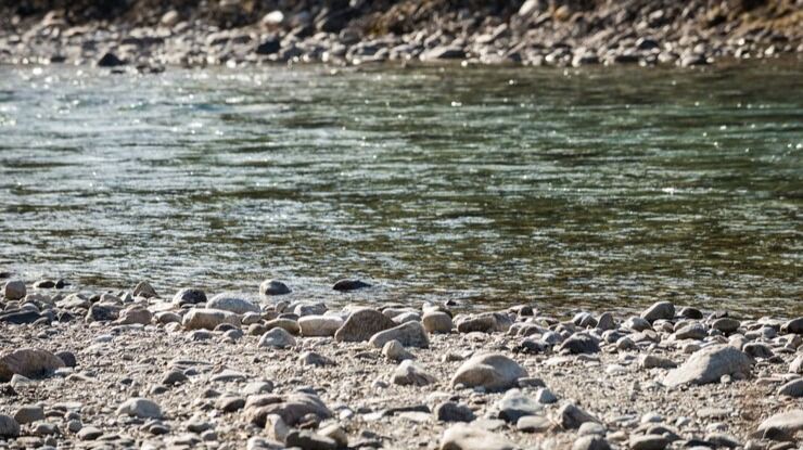 Дамбу за 2,7 млрд тенге разрушили в Шымкенте нелегальные добытчики