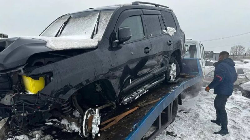 Мужчина лишился Toyota Land Cruiser после визита на автомойку