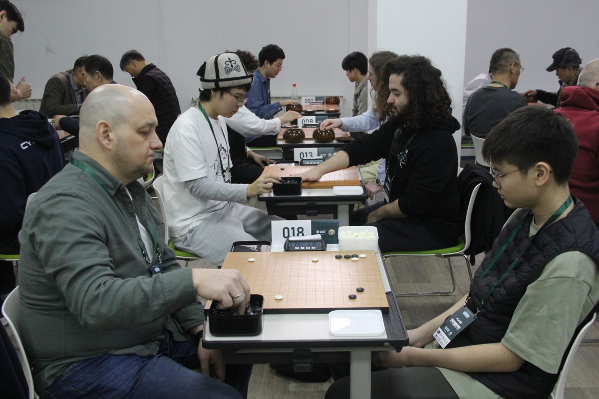 Го, игра, люди