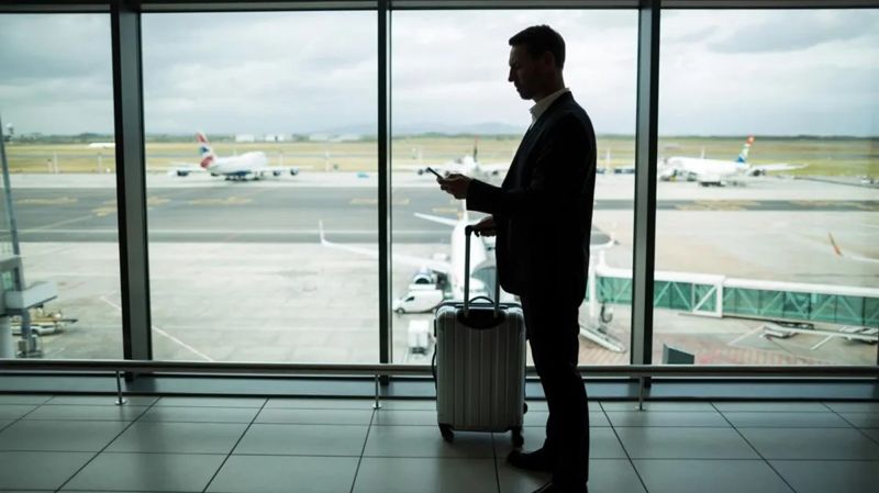 Врач футбольного клуба "Кайрат" заявил о бомбе в аэропорту Астаны