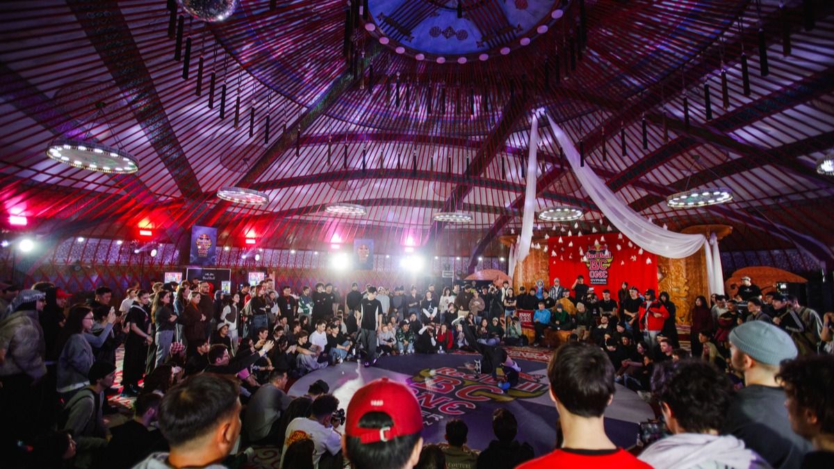 Турнир по брейкингу в юртее