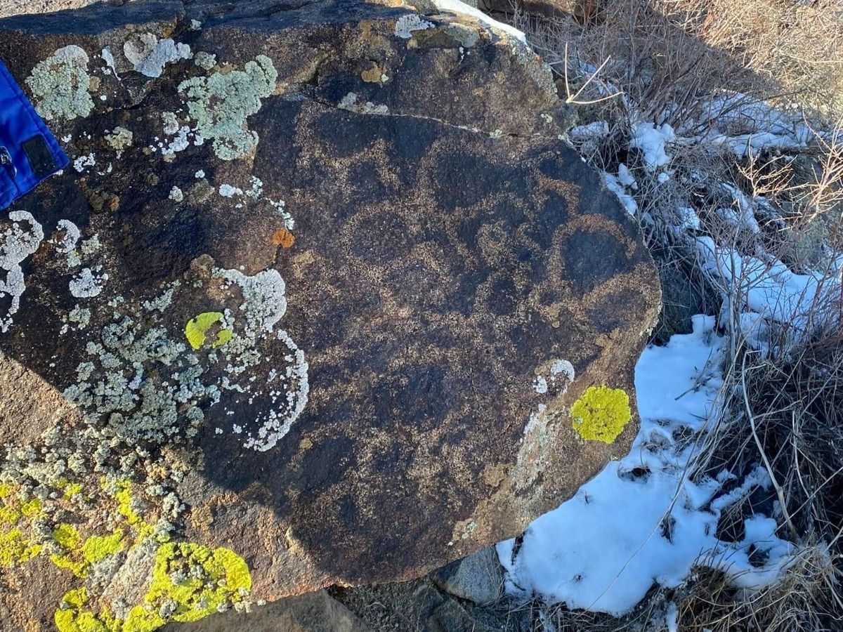 Петроглифы, Талапты