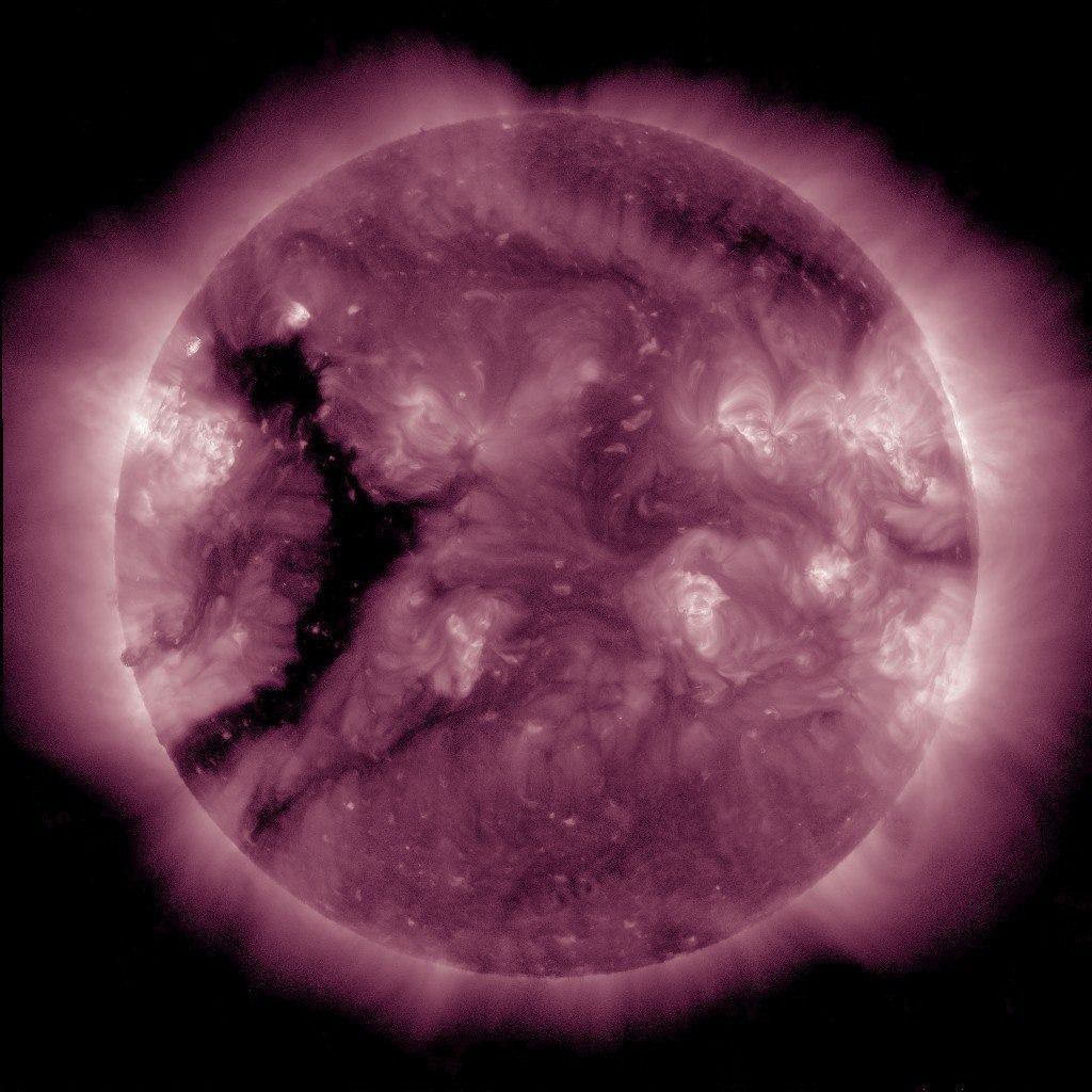 Дыра на Солнце