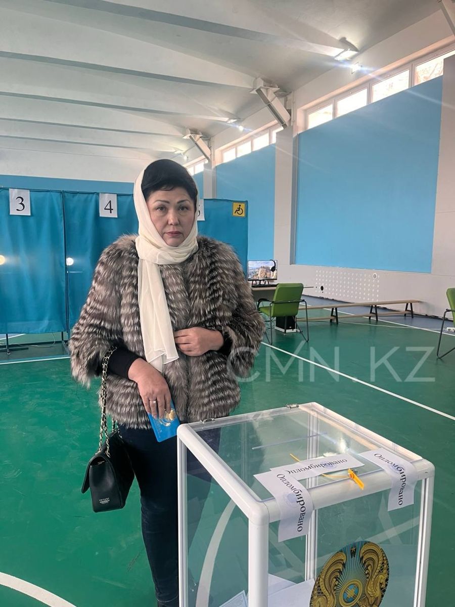 Вдова Асанали Ашимова проголосовала на выборах