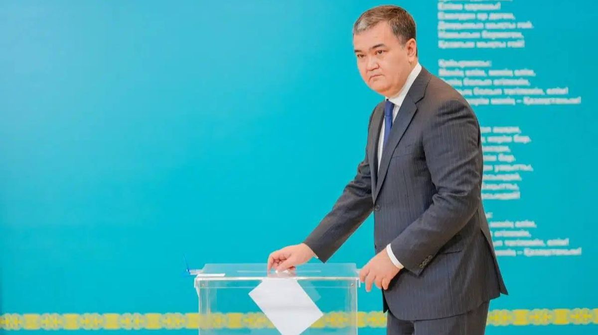 Касымбек проголосовал на референдуме