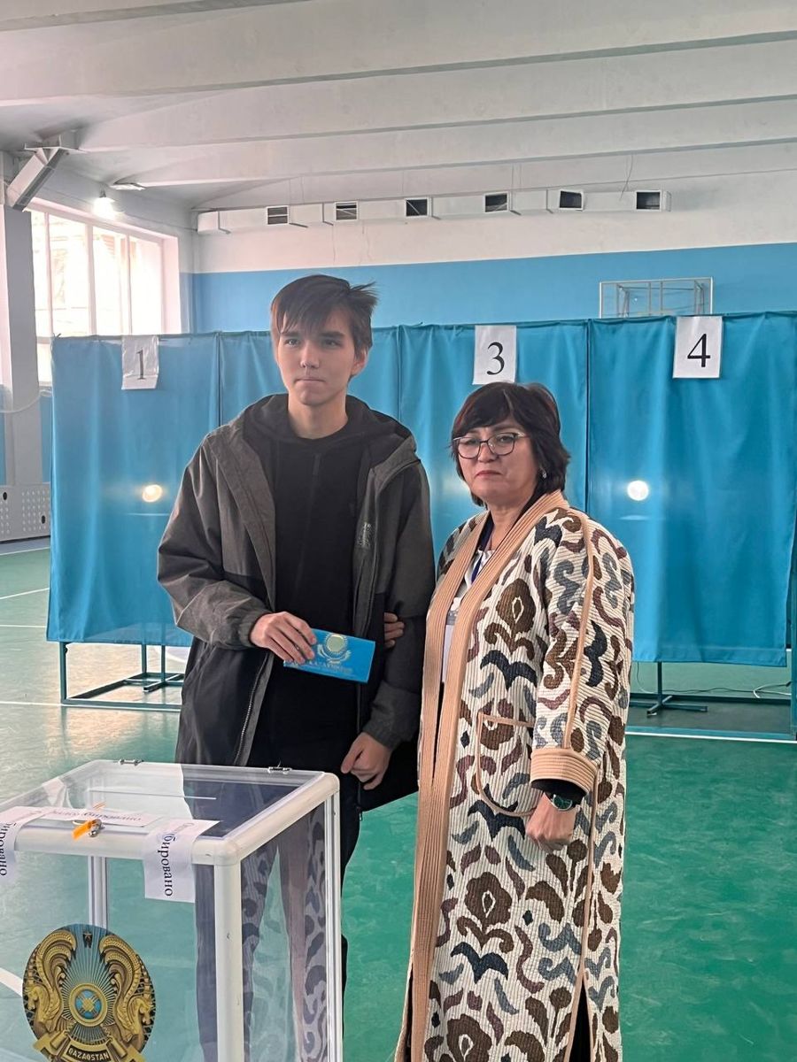 Первый раз проголосовал в Алматы
