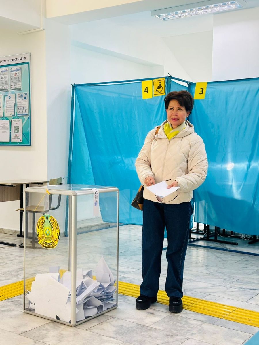 Роза Рымбаева проголосовала в Алматы. 