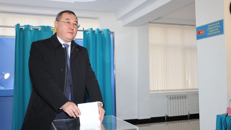 "Перемены начинаются с личной ответственности": аким Алматинской области проголосовал на референдуме