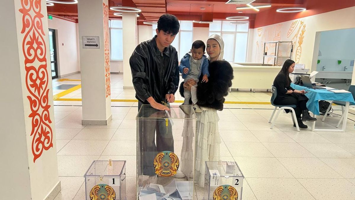 В Мангистау келин из Тайланда  пришла на референдум вместе с семьей