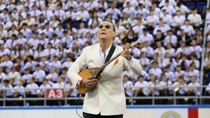 11 500 домбристов установили в Алматы национальный рекорд в честь Наурыз Мейрамы