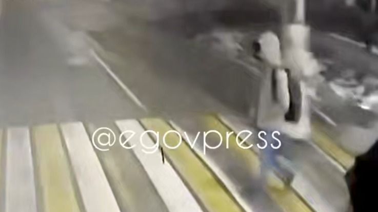 В Алматы автобус сбил пешехода: молодой мужчина впал в кому