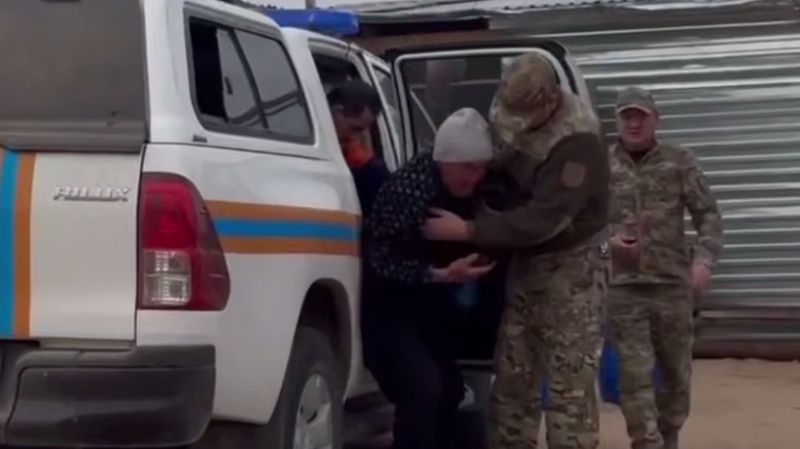 Пастуха нашли в песках Жамбылской области после нескольких дней поисков