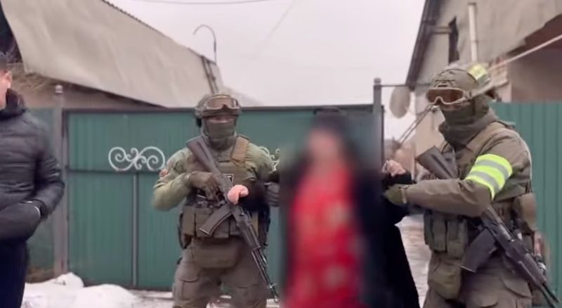 В Талдыкоргане бабушка с гашишем попалась полиции