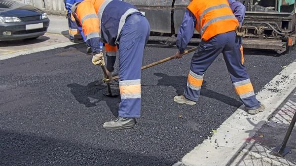 В Алматы на 10 дней ограничат движение по улице Жарокова