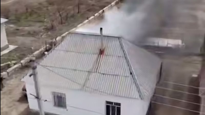 Спасатели предотвратили взрыв при пожаре в Туркестанской области