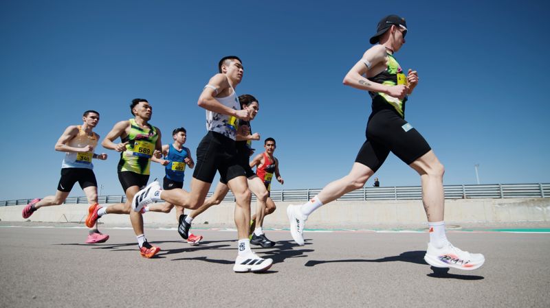 Бегуны, трасса, бег 