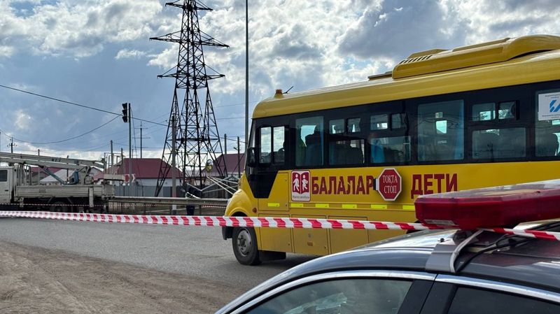Школьный и рейсовый автобусы столкнулись в ЗКО: пострадали дети