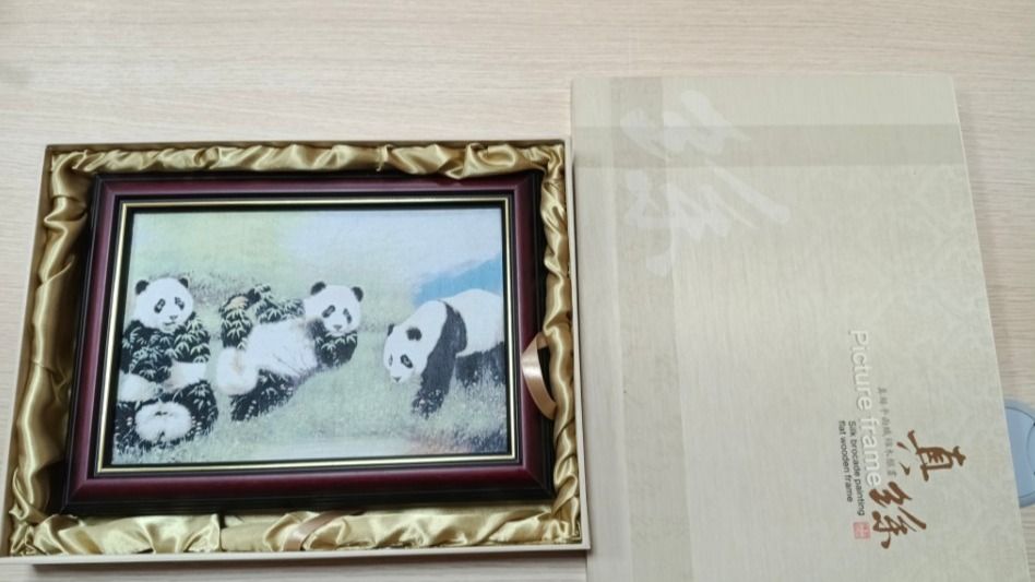 Панно с изображением панды