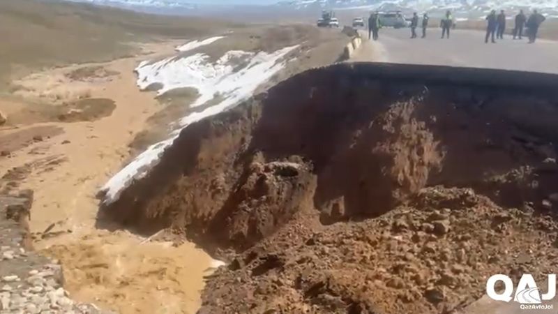 Паводок разрушил дорогу в Алматинской области