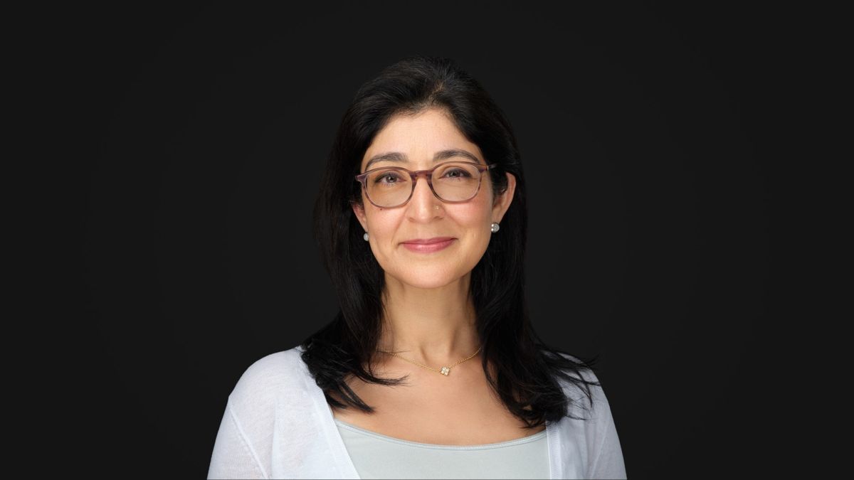 Аарти Холла-Майни