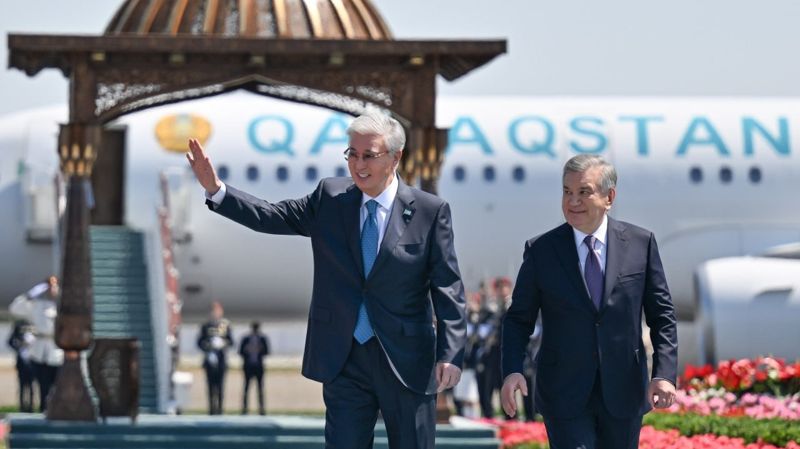 Чистый воздух и совместное партнёрство: Токаев прибыл в Узбекистан 