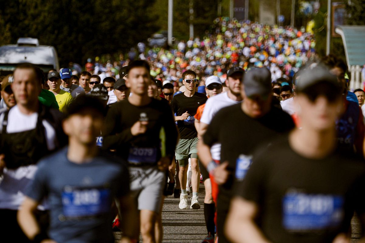 Бегуны, марафон