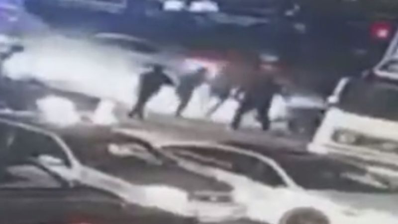 Полицейские потушили загоревшийся автомобиль в Туркестане