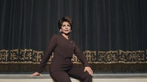 Роза в розах: Рымбаева прошлась по подиуму в нарядах от казахстанского дизайнера