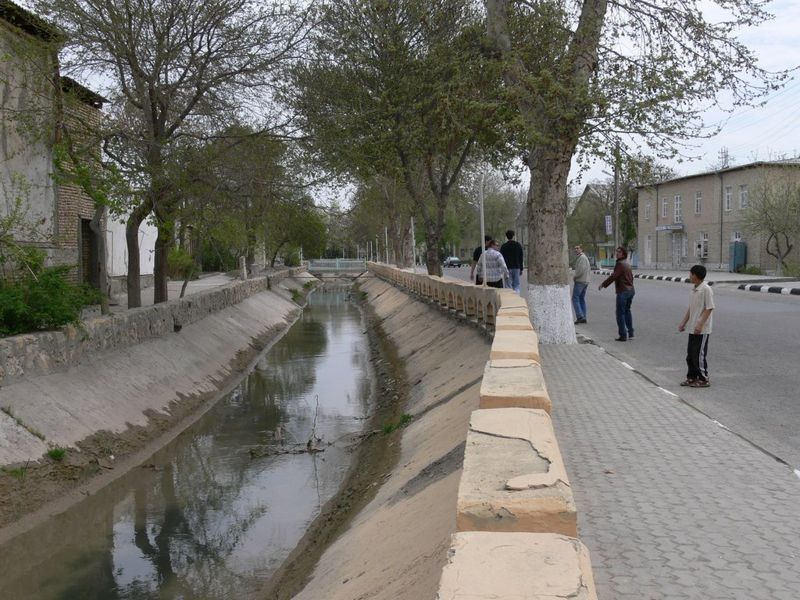 Зачем в Алматы накрывают арыки: ответ акимата