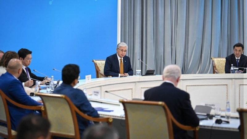 "Время не ждёт": Токаев поручил оценить вклад цифровой экономики в ВВП