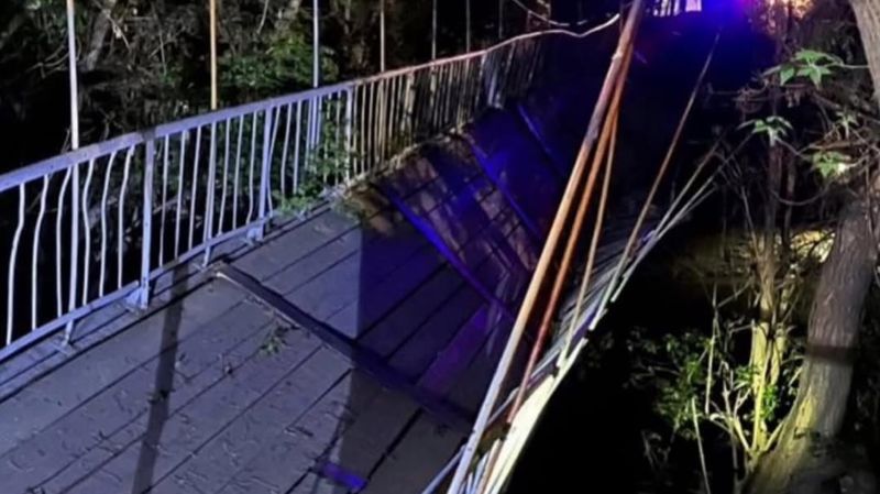 Дети разрушили мост в Усть-Каменогорске