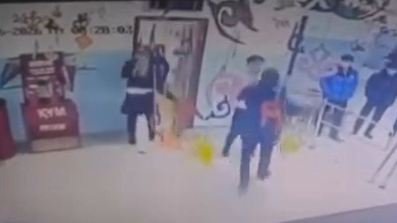 школьник избил учителя