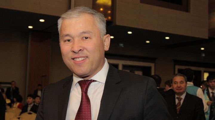 Депутат Абенов предложил ужесточить  контроль за клиниками пластической хирургии