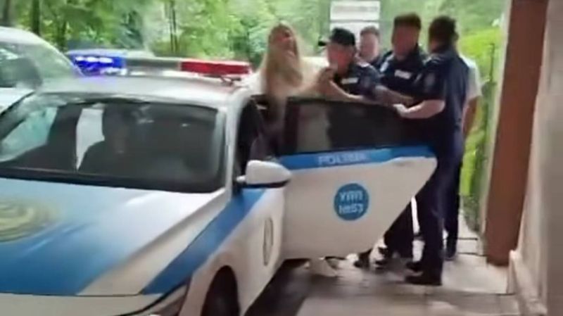 Юрист заявила о незаконном удержании в полиции Алматы
