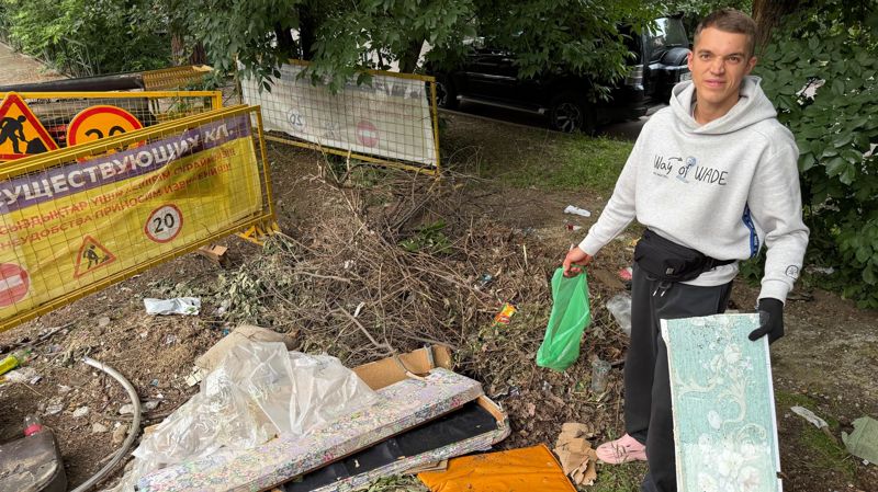Один в поле воин. Алматинец добровольно убирает улицы