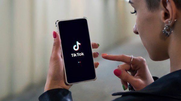 TikTok удалил почти 1,3 млн роликов за первый квартал 2026 года