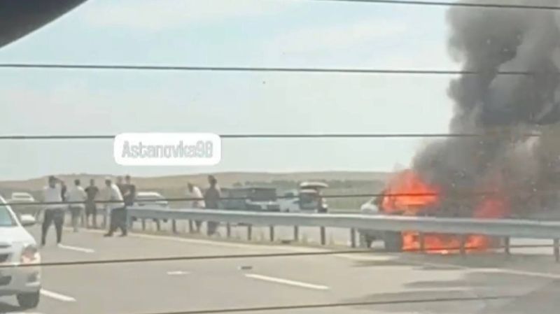 Смертельное ДТП на трассе Бурабай-Астана: загорелась машина