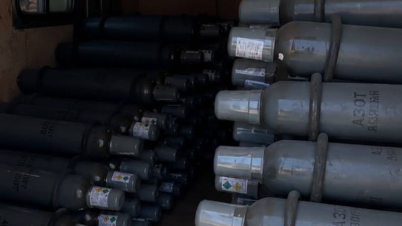 Около 700 баллонов с веселящим газом изъяли в Алматы
